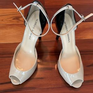 Size 7 Audrey Brooke color block pumps!